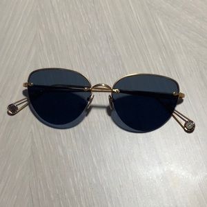 Black and gold Ahlem